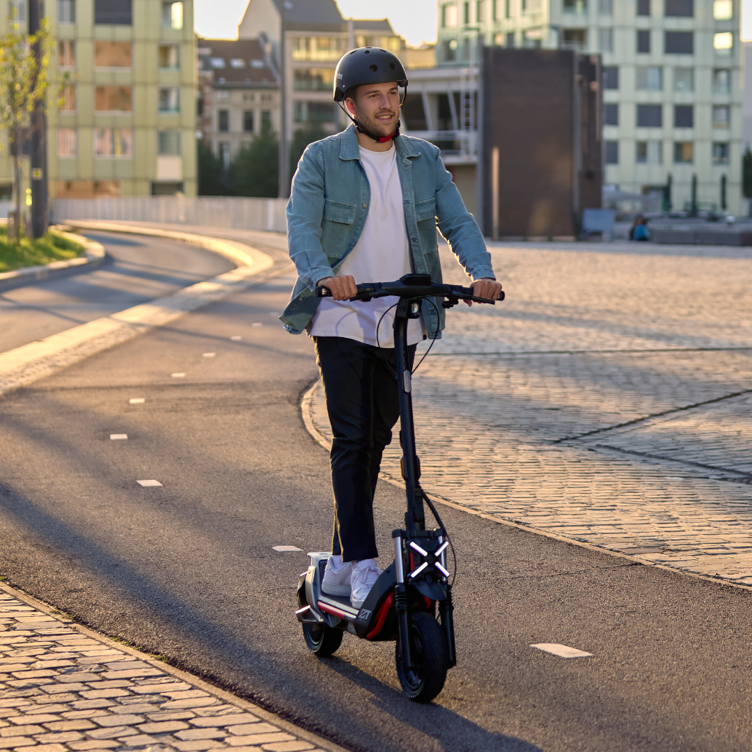 SEGWAY-NINEBOT ZT3 Pro Electric Kick Scooter